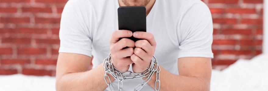 Vício em celular: Entenda os sintomas, os riscos e o guia para superar