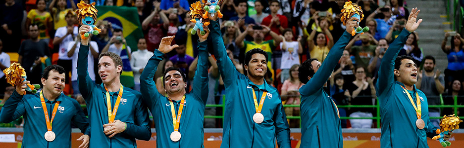 Quantas vezes o Brasil subiu no pódio nas Paralimpíadas em 2016?